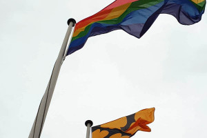 Sliedrecht hijst de regenboogvlag op Coming Out Day